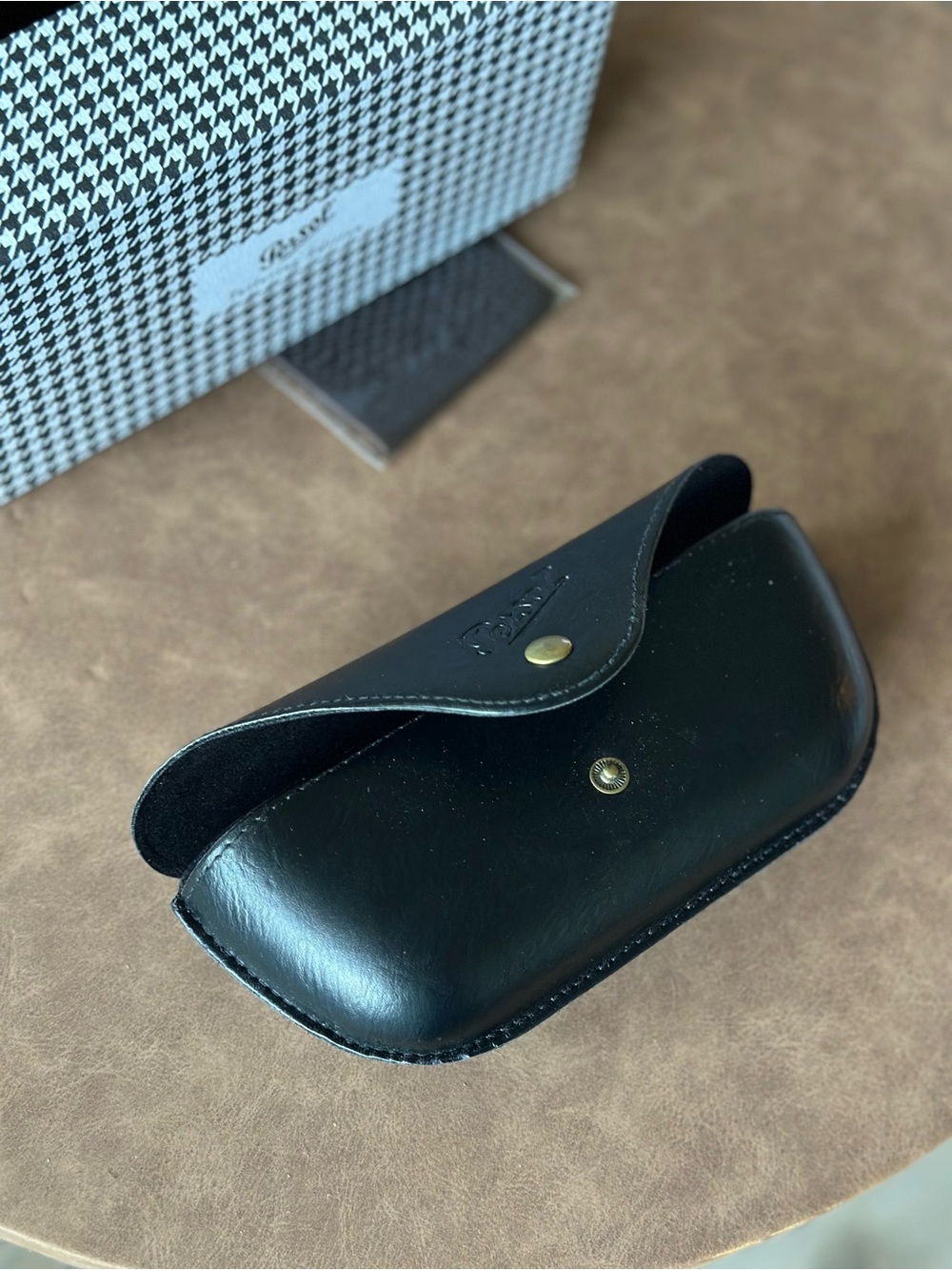 Persol Black Leather Sunglasses Case with Box - Picture 3 of 3